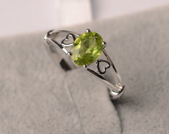 Peridot ring August birthstone oval cut green gemstone ring sterling silver engagement ring for women