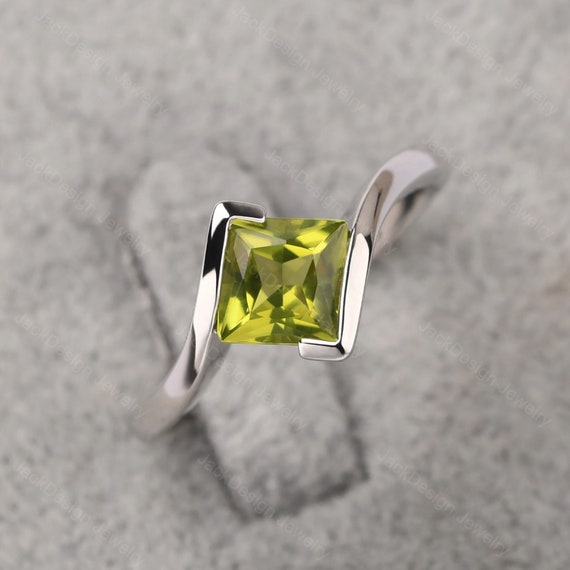 Princess cut peridot ring deals