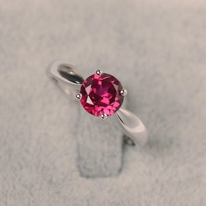 Bague rubis rouge, bague solitaire d'anniversaire en or blanc, bague taille ronde avec pierre de naissance juillet