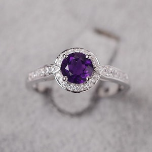 Amethyst ring round cut purple gemstone February birthstone sterling silver engagement ring for women