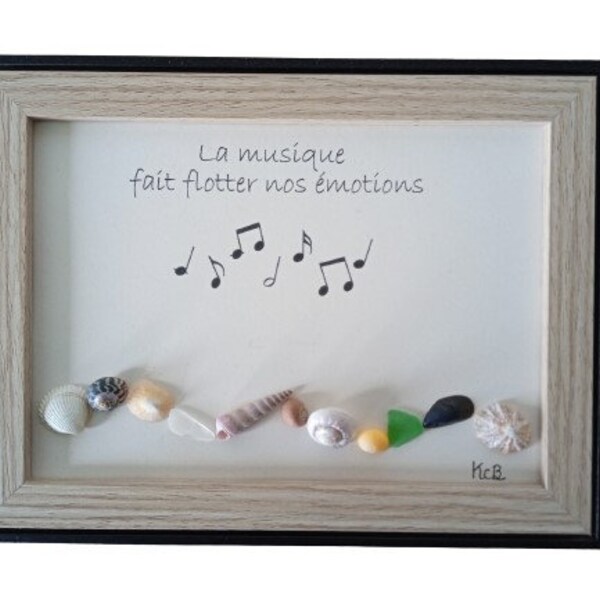 Tableau citation musique en verres polis par la mer, coquillages et galets de plage diy