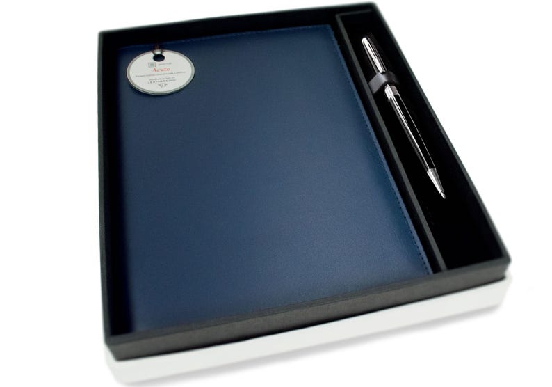 Acuto A5 Refillable Journal Presentset Personligt Handgjort Reseanteckningsblock i Italienskt Läder Marinblått (22 x 16 cm) Gratis Initialer & Gratis Gravyrpenna! bild 2