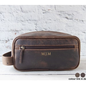 Wilson Handmade Full-grain Buff Leather Wash Bag Small Tan, Leather Dopp Kit, Toiletry bag (12cm x 22cm x 12cm) Can be Personalised!