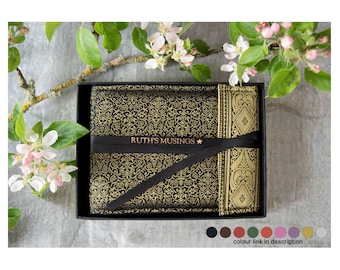 Álbum de fotos personalizado Sari, feito à mão em couro preto, com caixa de presente (16 x 22 cm). Ideal para viagens, scrapbook, recordações e presentes.