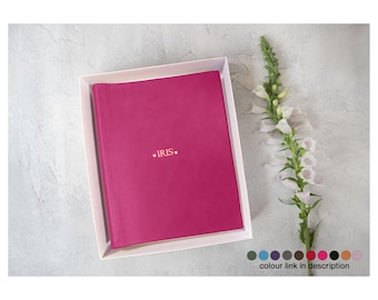 Capri Jazz-fotoalbum Gepersonaliseerde handgemaakt Italiaans leer bruiloft plakboek fuchsia geschenkdoos groot (30×24 cm) Gratis eerste gravure!