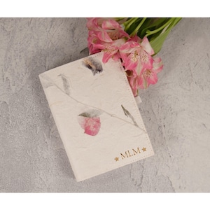 Bloemblaadje A6 hervulbaar dagboek handgemaakt veganistisch leer, bougainvillea, notitieboeken in zakformaat (16 cm x 12 cm x 2 cm) kan worden gepersonaliseerd!