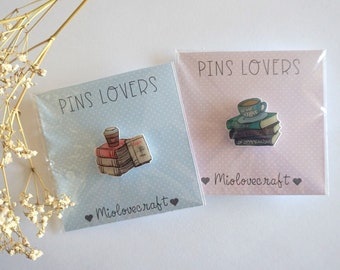 Acrylic brooch books and coffee, pins and brooches books, book lover gift / brooch book/ gift for girlfriend, small cute pin