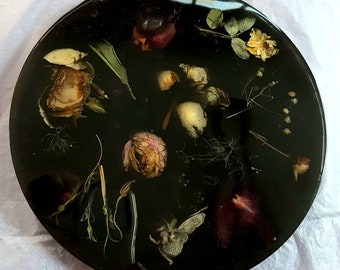 Unique resin black tray with embedded natural flowers