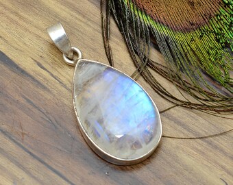 925 Silver Rainbow Moonstone Pendant,Moonstone Pendant,Moonstone Cabochon,Blue Moonstone Pendant,Crystal Healing Stone,Statement Pendant