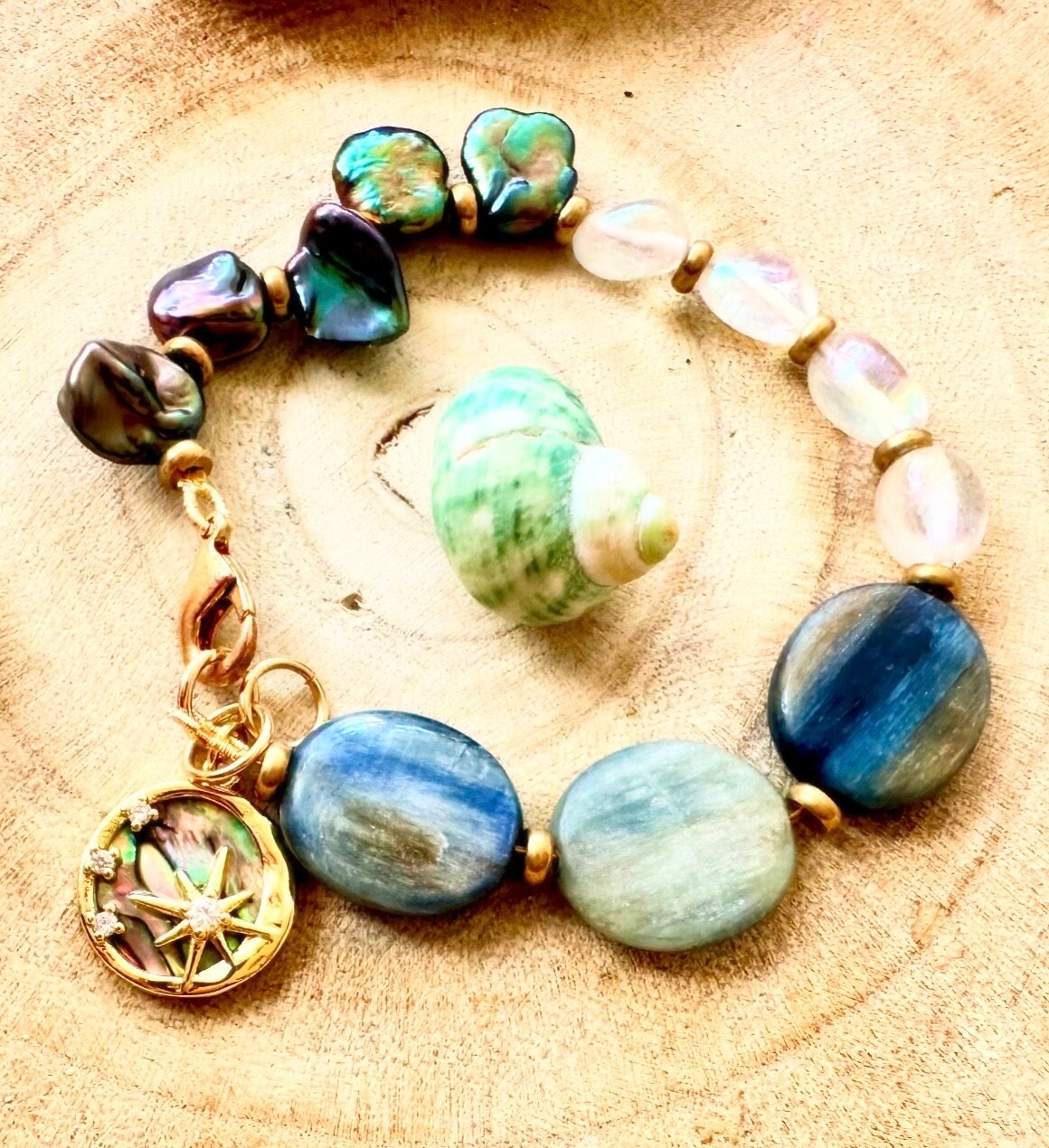 国内で当店のみ ILLUSORY - Mixed Beads Charm Bracelet Handmade Mixed Gemstone Charm Bracelet - Etsy