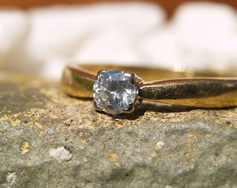 18ct Gold Diamond Solitaire Engagement Ring Size O or 7 1/4 US.