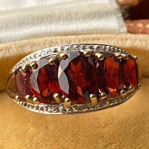 9ct Gold Garnet & Diamond Statement Ring Size O 1/2 or 7 1/2 US Hallmarked.