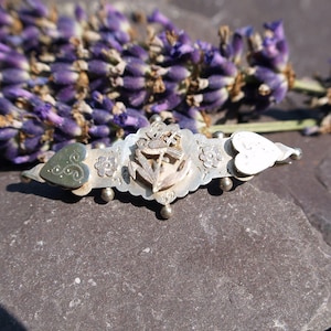 Edwardianische Sentiment-Brosche aus Sterlingsilber und 9-karätigem Gold.