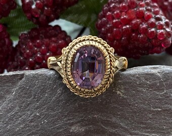 Vintage 9ct Gold Amethyst Ring Size N or 6 3/4 US.