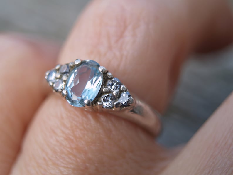 Vintage Sterling Silver /& Cubic Zirconia Ring.