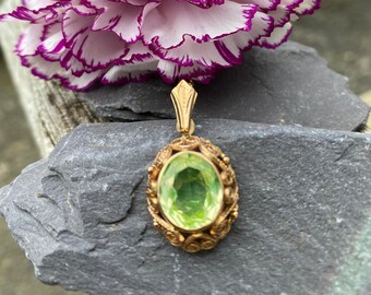 Vintage 14ct Gold Green Spinel Pendant & 15” 9ct Chain