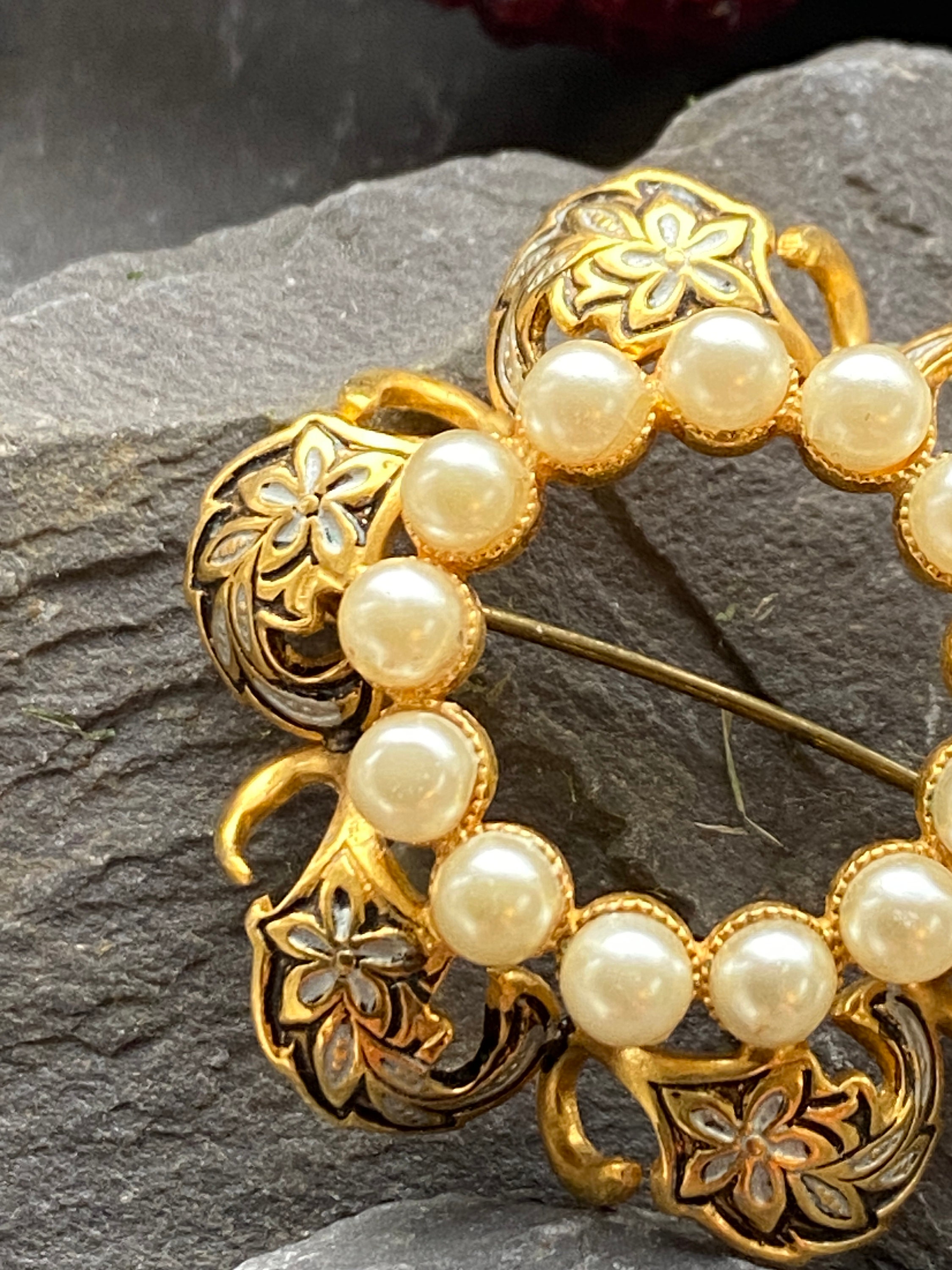 Spilla Vintage Barocco Con Perle E Statua Femminile – Elegante Accessorio Per Abiti, Maglioni E Borse