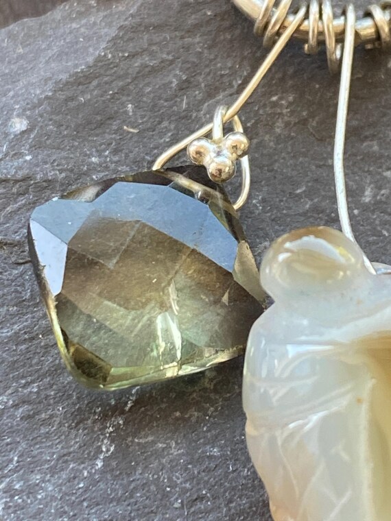 Carved Agate Goldfish Pendant With Faceted Smoky … - image 3