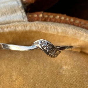 Vintage Platinum & Diamond Ring Size S or 9 1/4 US