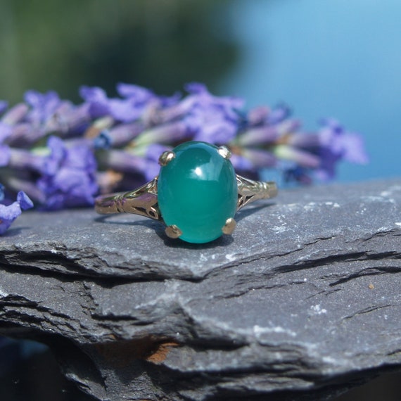 Vintage 9ct Gold Green Chalcedony Ring. Etsy Australia