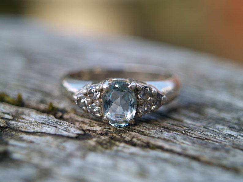 Vintage Sterling Silver /& Cubic Zirconia Ring.