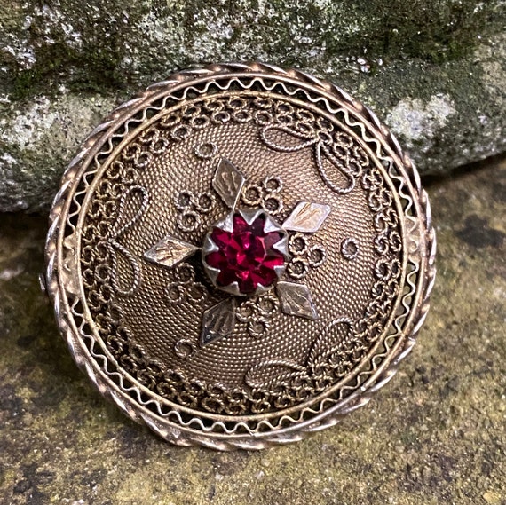 Petite broche ancienne grenat, monture en argent( vermeil?) (D'occasion
