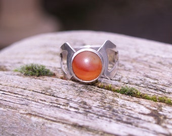 Handcrafted Silver & Agate Ring.