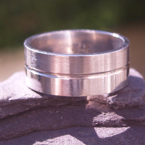 Gents Heavy Sterling Silver Brushed/Polished Band Ring Size Z+1 or 12+ US.