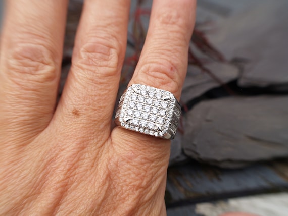 New Sterling Silver Gents Ring Set With Cubic Zirconia Size New Sterling Silver Gents Ring Set With Cubic Zirconia Size