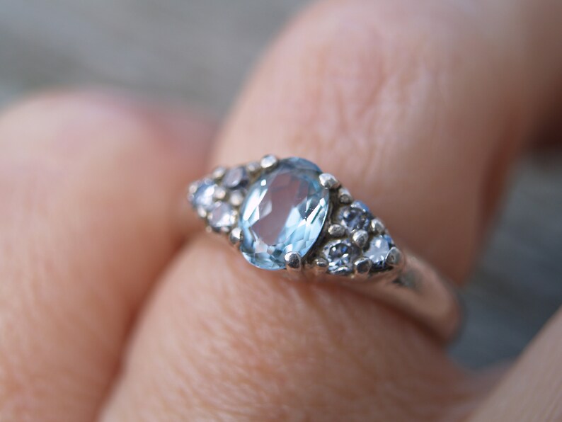 Vintage Sterling Silver /& Cubic Zirconia Ring.