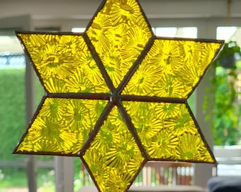 6-pointed star size M made of yellow relief glass