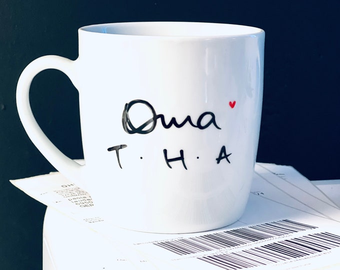 Cup Grandma, initial letters, letters, names of grandchildren