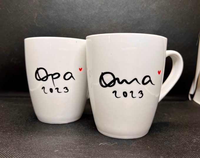 Pair of mugs for Grandma 2023, Grandpa 2023