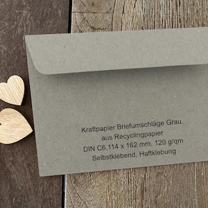 Peut inclure: Enveloppes en papier kraft gris fabriqu&eacute;es &agrave; partir de papier recycl&eacute;. DIN C6, 114 x 162 mm, 120 g/m&sup2;. Auto-adh&eacute;sives, refermables.