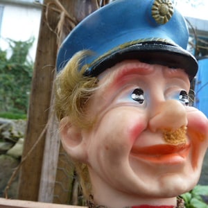 Policeman hand puppet / Casperle doll image 1