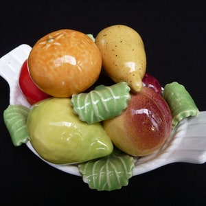 Small fruit artwork / fruit basket