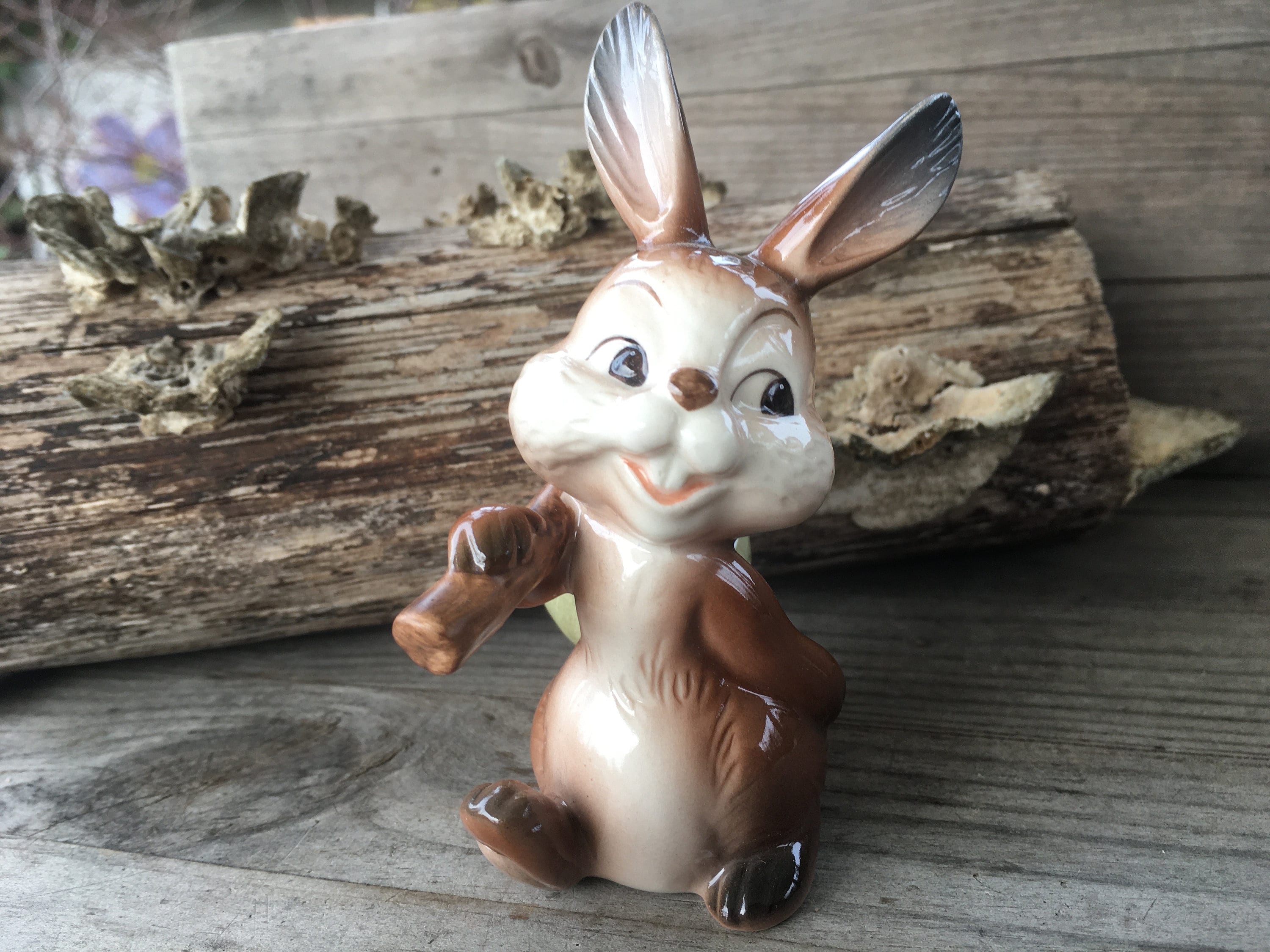 Porzellan- Hase Goebel Vintage,Wanderstock und Bündel wandern Wanderer Ostereier Vitrinenstück Sammler