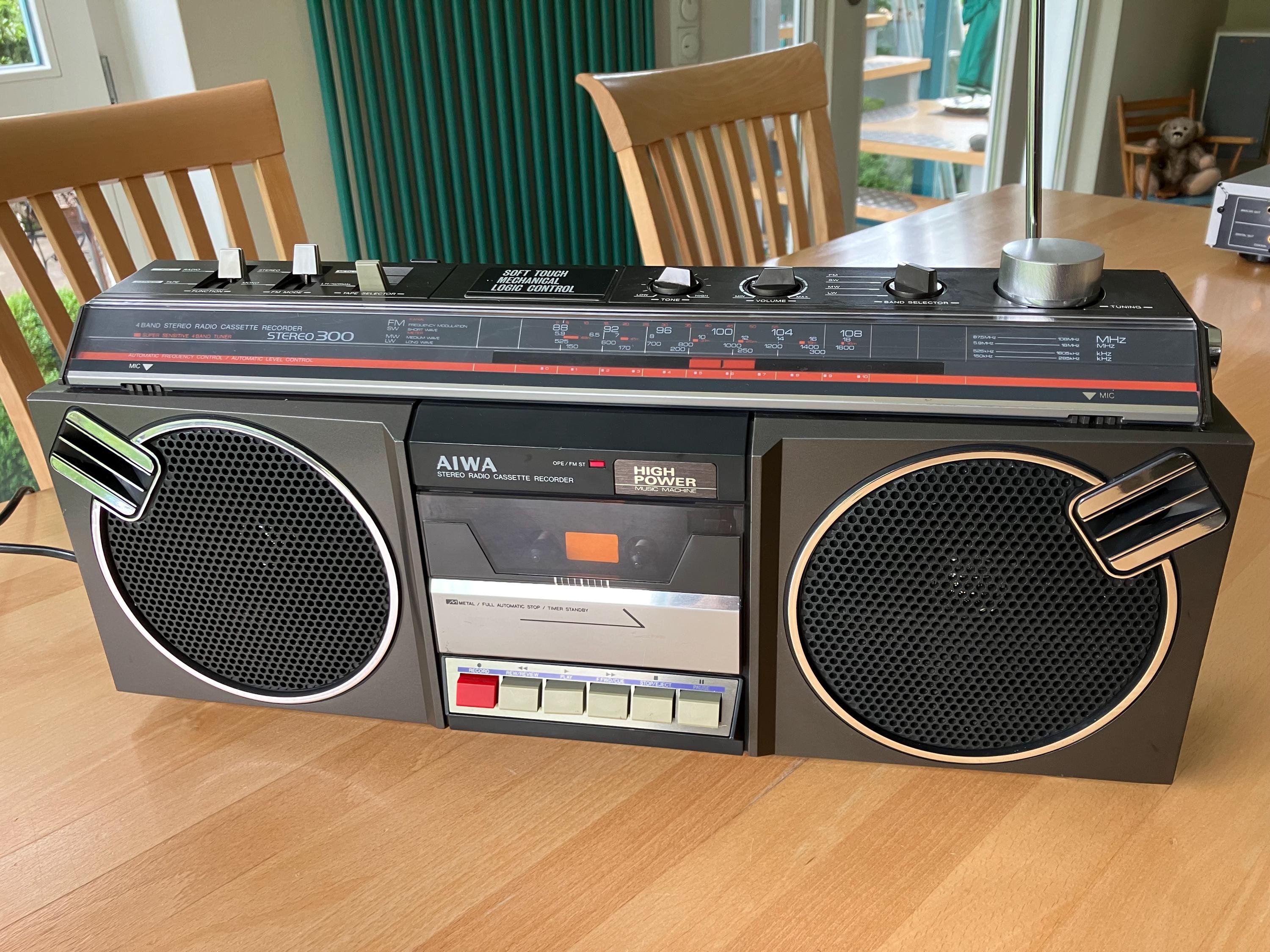 AIWA CS-300Z Ghettoblaster Boombox Radio Recorder Cassette