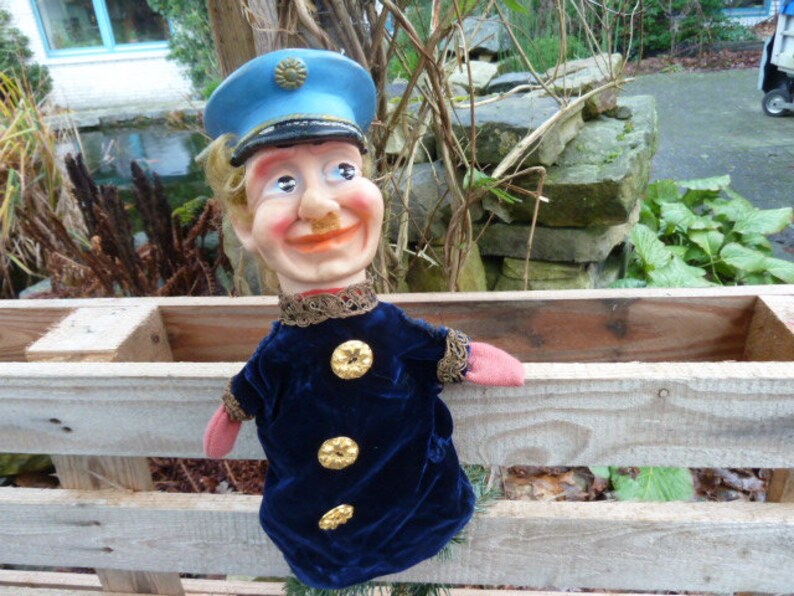 Policeman hand puppet / Casperle doll image 3