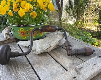 Old antique hand-operated egg ...