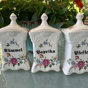 Spice set, pepper, cumin, paprika Bunzlau ceramic flower decoration antique vintage storage container