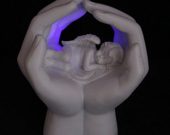 LED Figure décorative Ange endormi dans les mains Cadeau Baptême Naissance