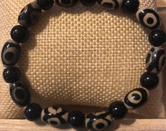 7 inch 8mm Tibetan Dzi 3 Eye Agate Bracelet Strand