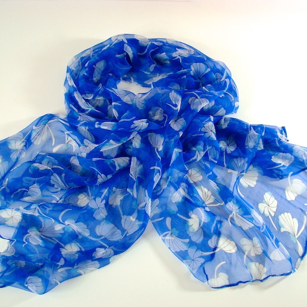 Schal/Tuch blau-weiß  mit Blütendruck  100 % Seide/Chiffon  105 X 160