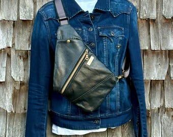Leather Traveller Sling / Crossbody Bag