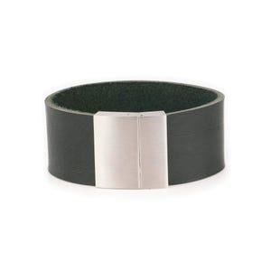 Dark Green Wrist Band For Men Veg Tan Leather - Cuff Handmade Wristband - For Him - For Guys - Stainless Steel Clasp Magnetic