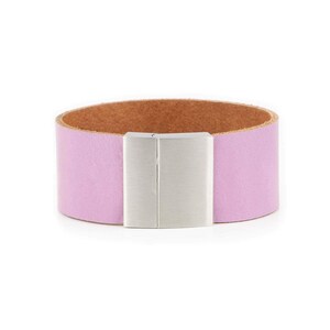 Flieder Damen Leder Armbänder Magnetverschluss - Manschette handgefertigt Armband - Für Sie - Freundin - Edelstahl Magnetverschluss