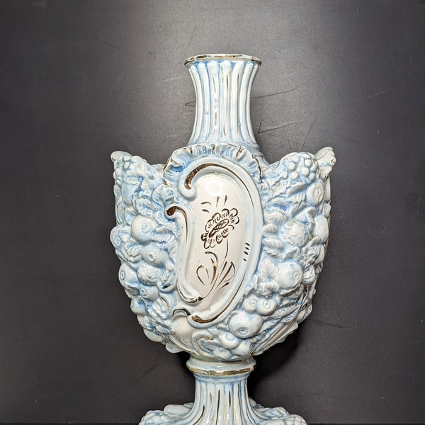 Vase italien vintage de style Capodimonti, vase bleu complexe délicat avec des accents dorés, fabriqué en Italie, 36 cm, 14 pouces