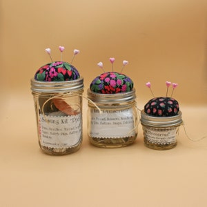 Sewing Kit in Jar, Berries Fabric Pincushion, Farmhouse Style, Pins, Needles, Sewing Supplies, Mending, Organization, Home Decor, Storage