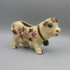 COW CREAMER Vintage Hand Painted Beige Bovine Floral Folk Art Pitcher Farmhouse Style Kitschy Cottagecore Home Decor 5.5x8x2.75&quot; Made Japan